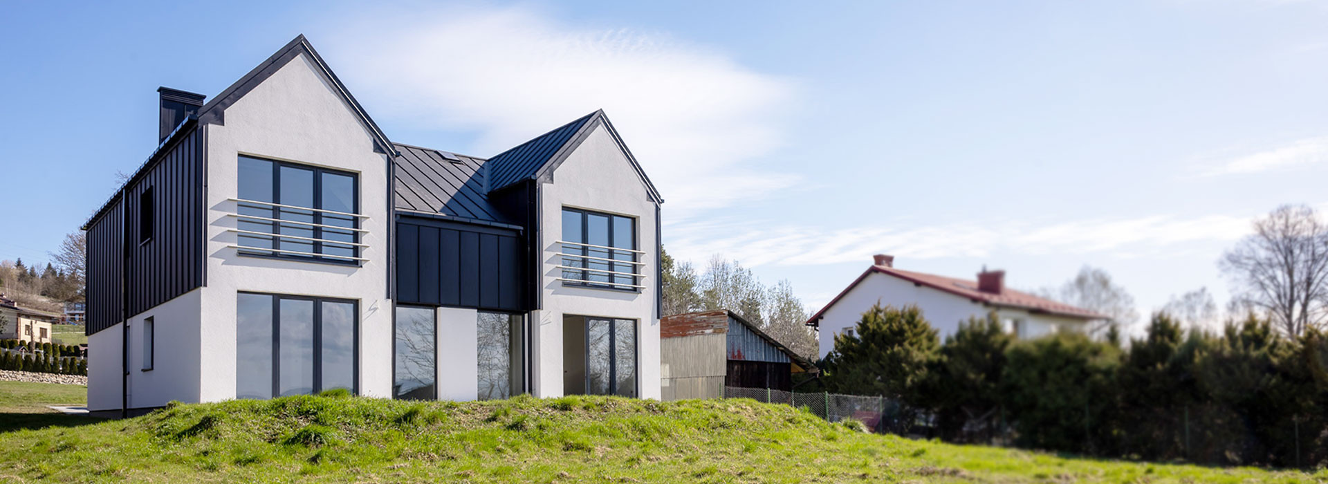 Nowoczesna architektura, <br>przemyślane wnętrza, <br>ogródek w cenie.