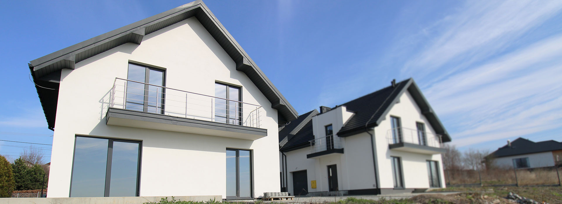 Komfort życia <br>w spokojnej okolicy<br> blisko miasta.